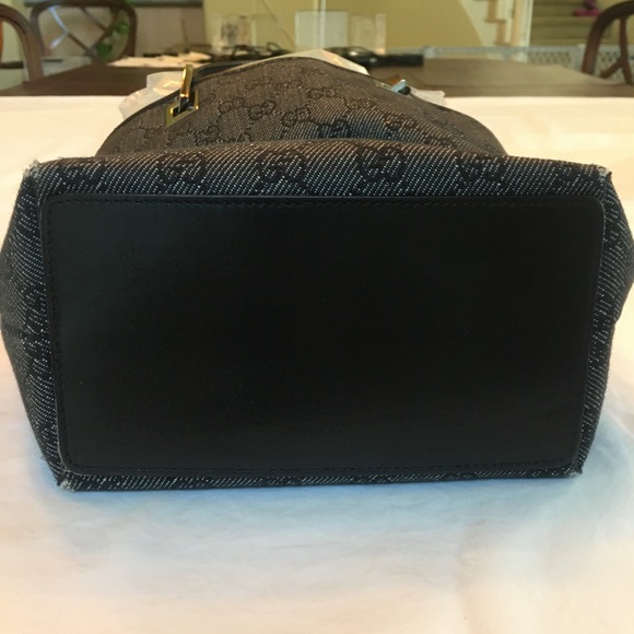 GUCCI Y2K Black Canvas Bucket Bag, Small - Picture 9 of 12